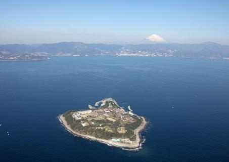 初島
