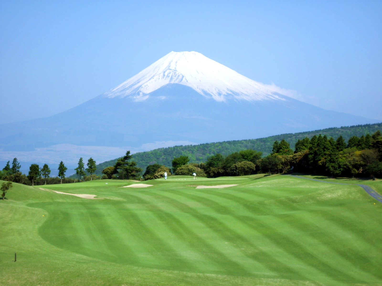 1番ホールと富士山