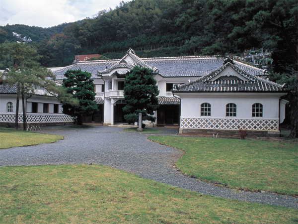 重文岩科学校1