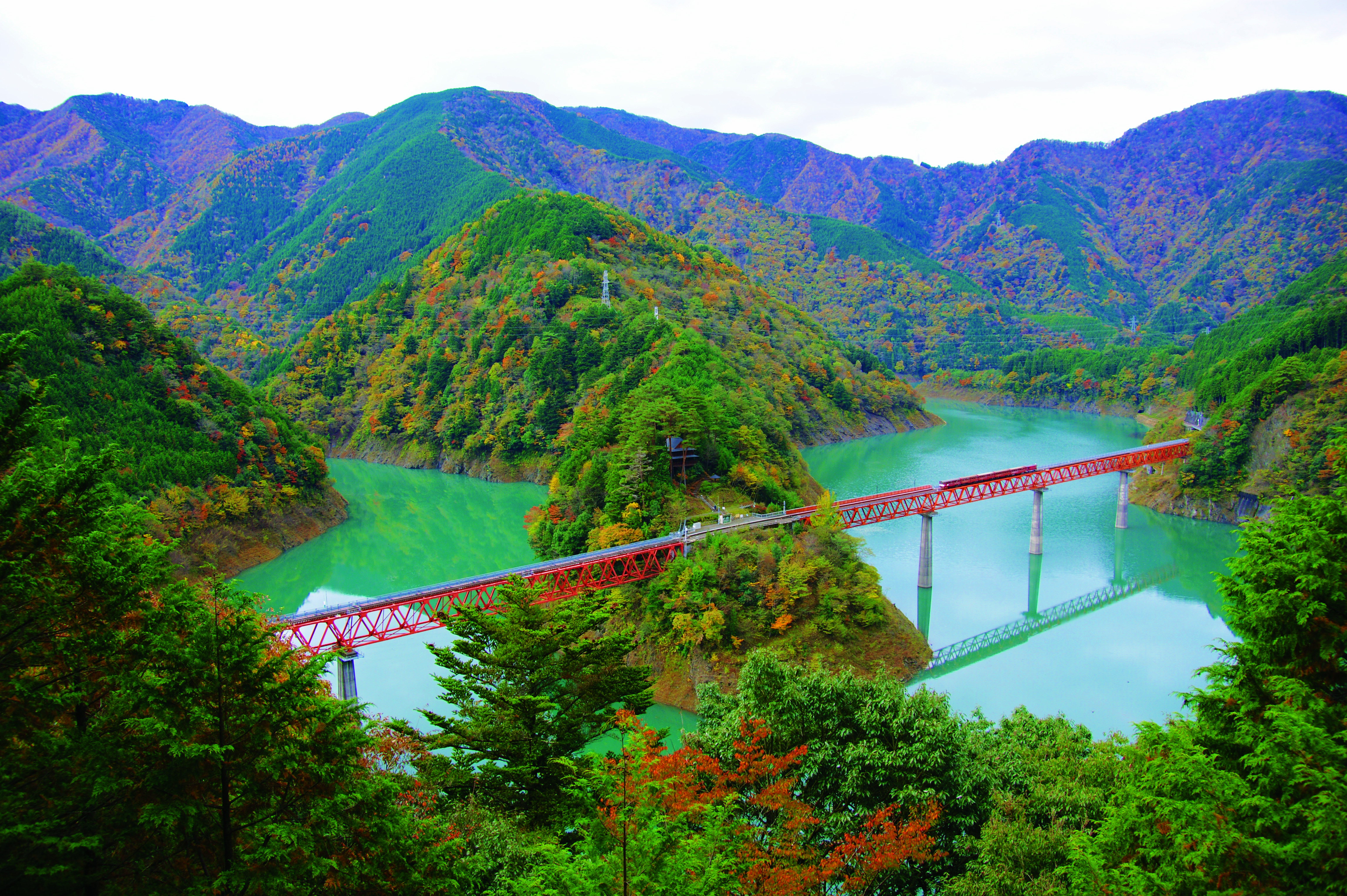 奥大井湖上駅と恋慕—ブリッジ全景