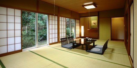 庭が眺められる客室