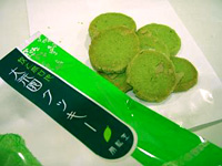 サクサクと軽い食感の煎茶クッキー