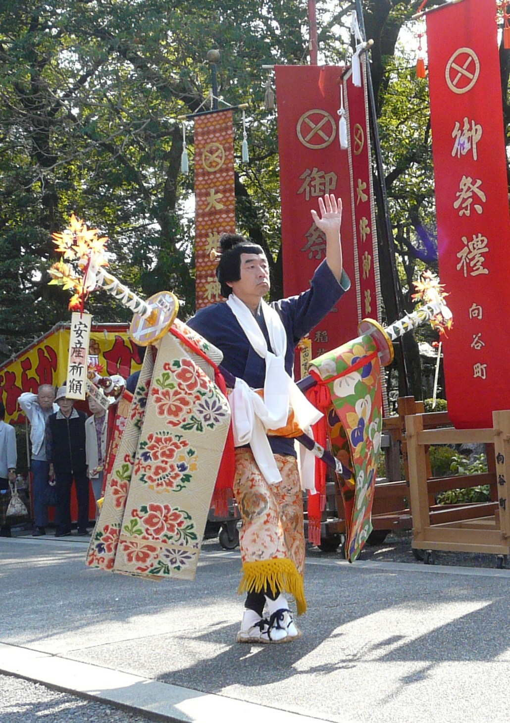 帯祭りの花形　大奴