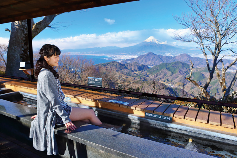 絶景富士見の足湯