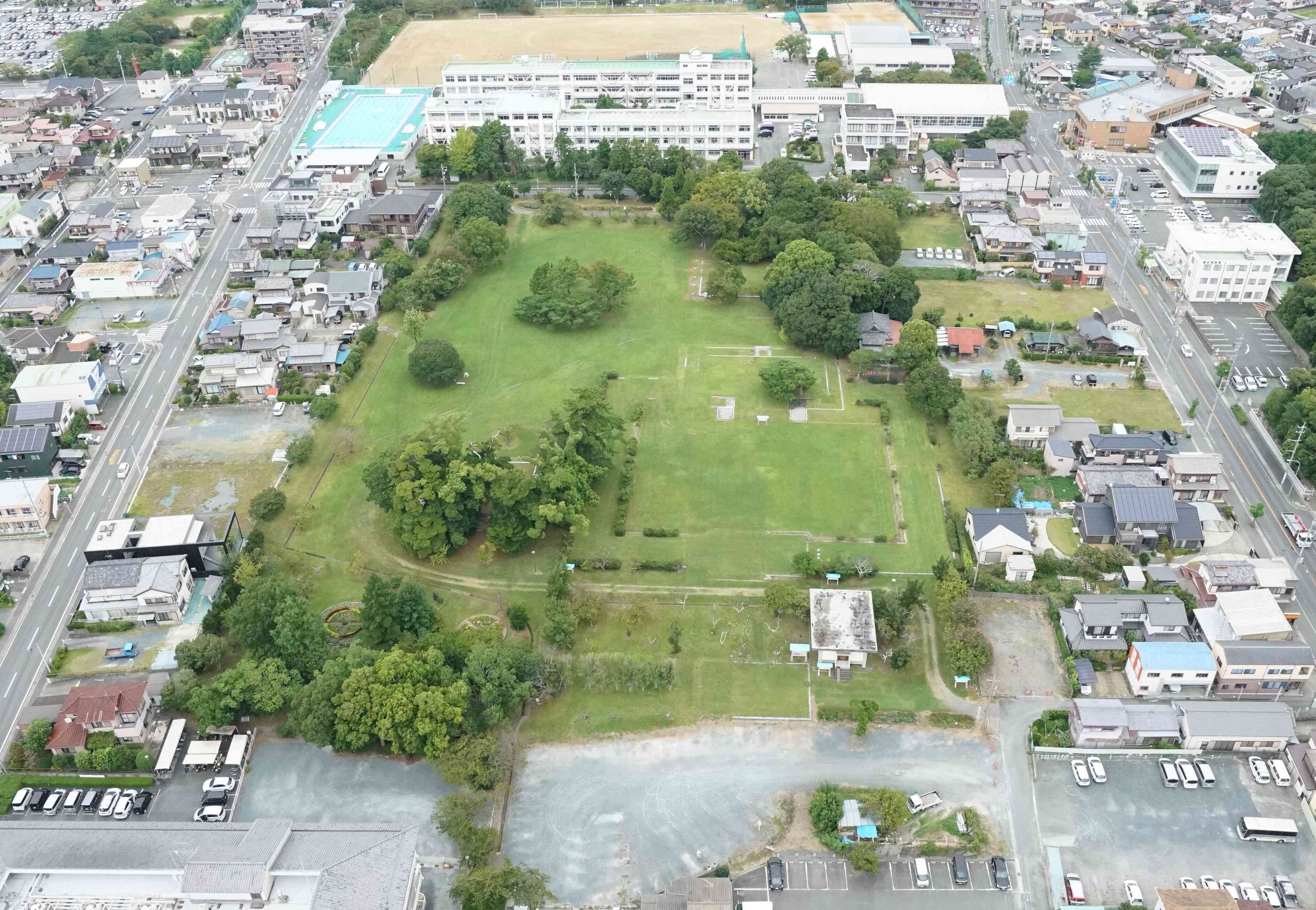 遠江国分寺跡全景（南から）