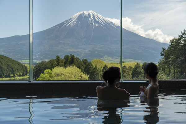 富士山が目の前に広がる富士田貫湖温泉「富士山恵みの湯」