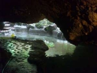 溶岩洞窟風呂