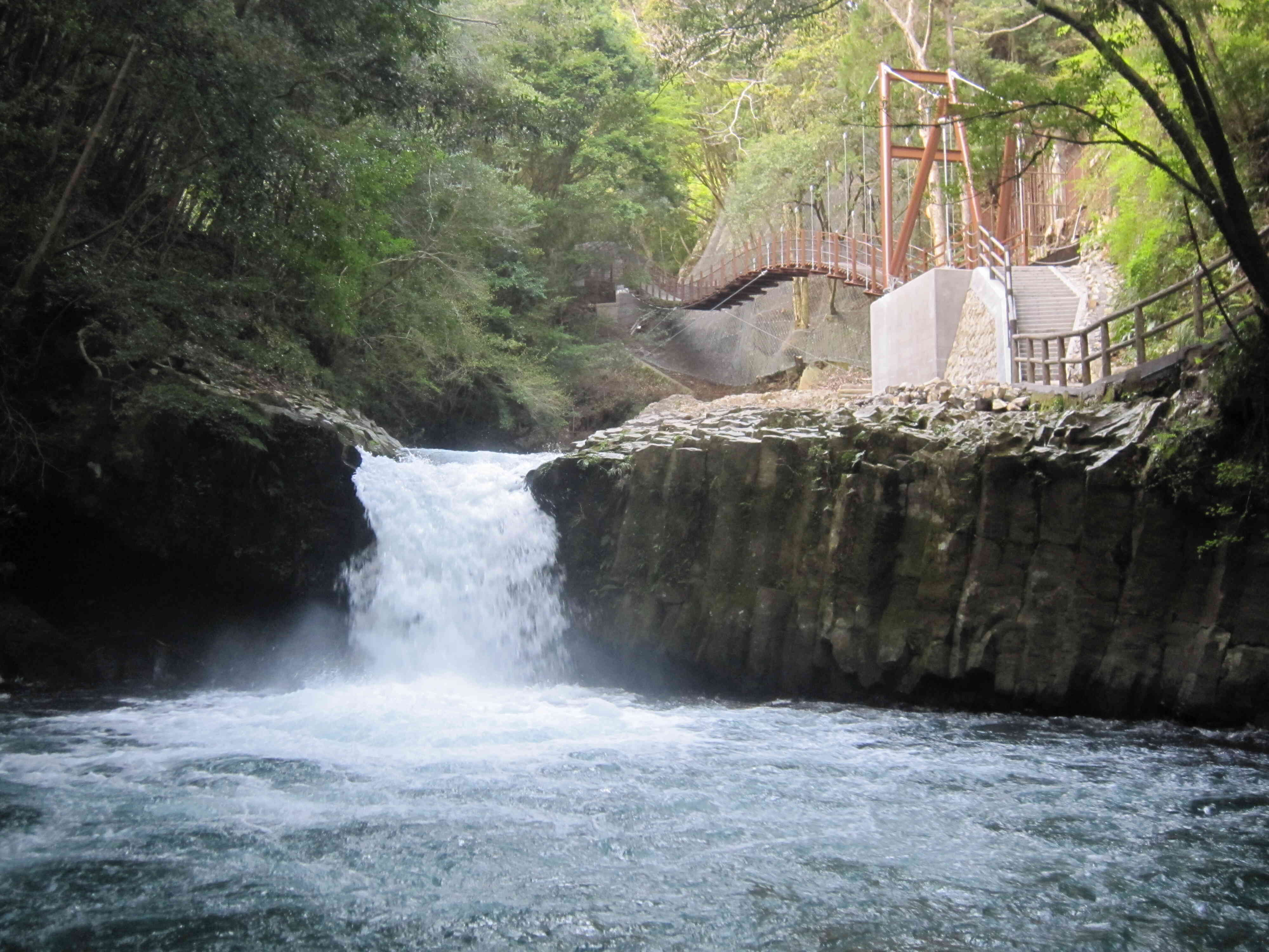 蛇滝と河津踊子滝見橋