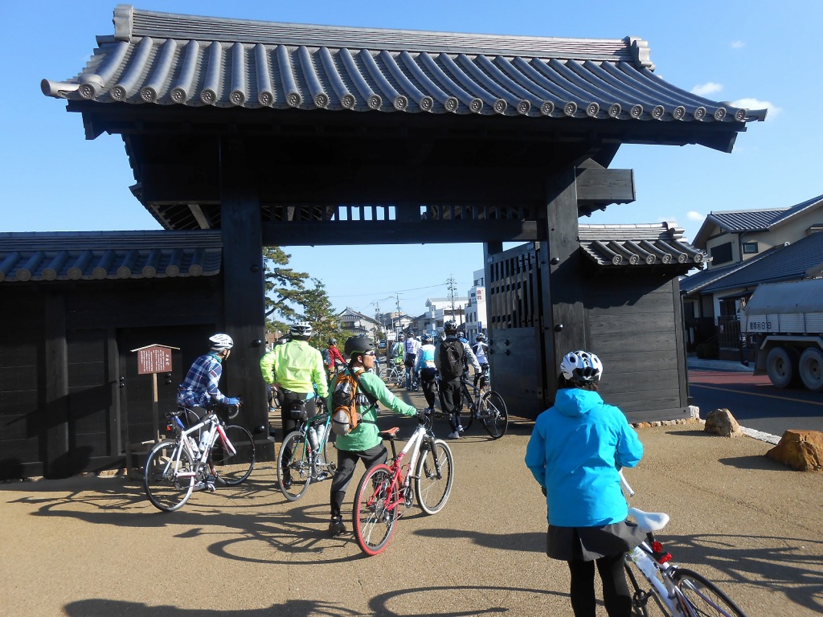 新居関所大御門