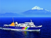乗船中は清水港から土肥港までひたすら富士山ビュー