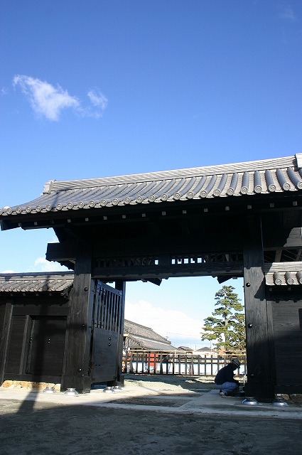 新居関跡　大御門