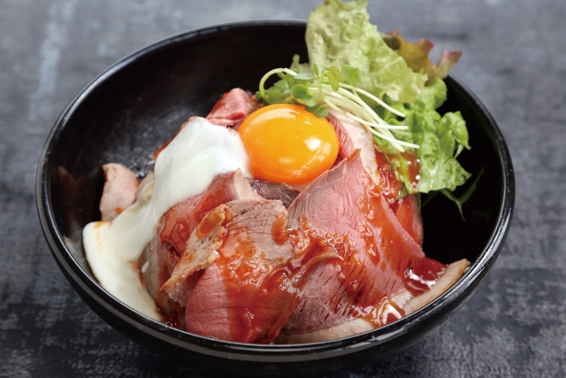 赤富士ローストビーフ丼