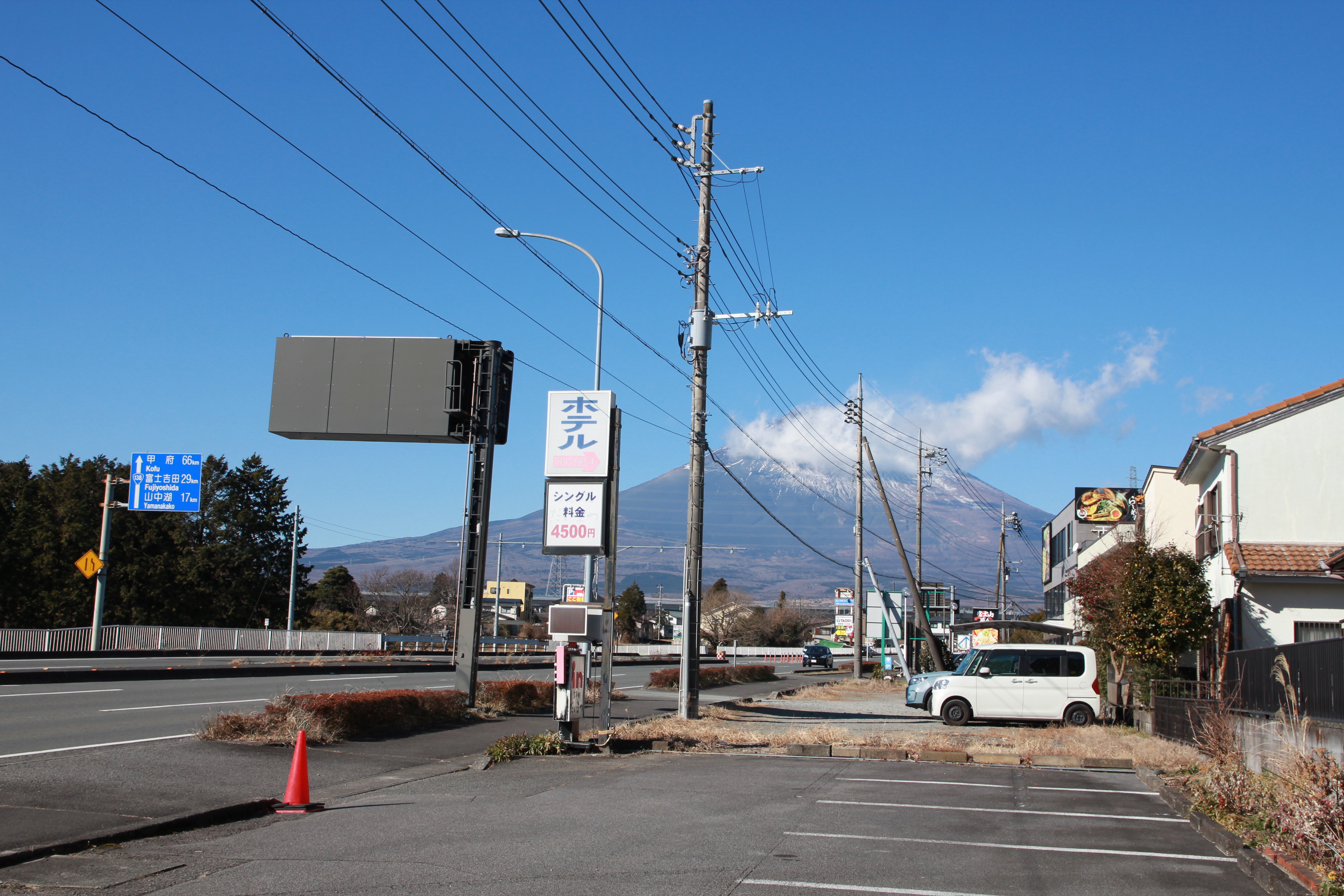 駐車場からの富士山。
