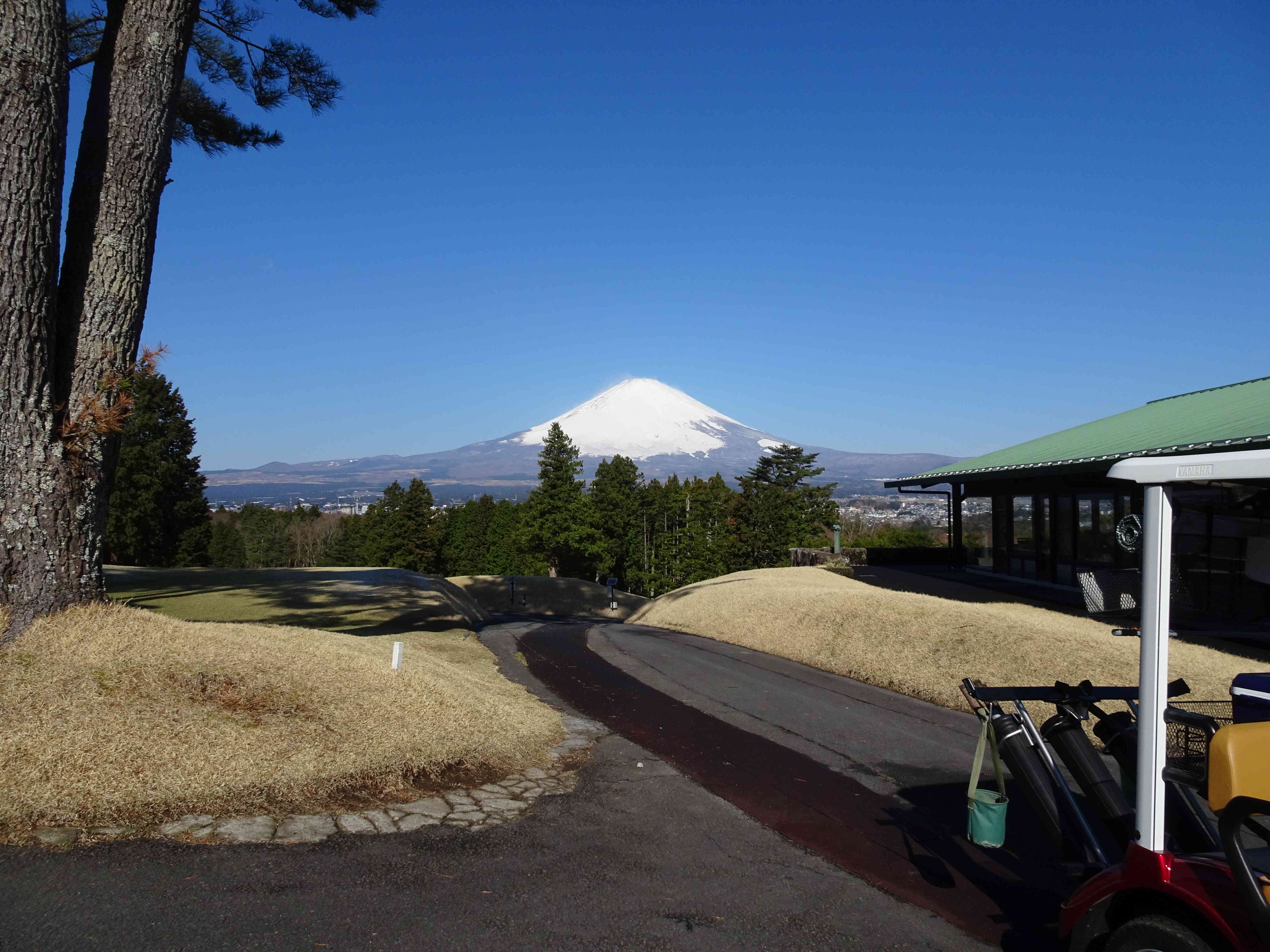 富士山とクラブハウス