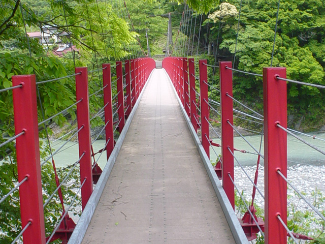 池の谷の吊橋