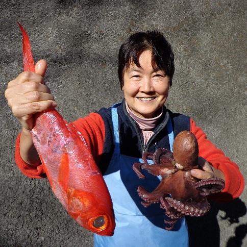 田舎の親戚のような浜辺の民宿です♪
みなさまのお越しをお待ちしております^^