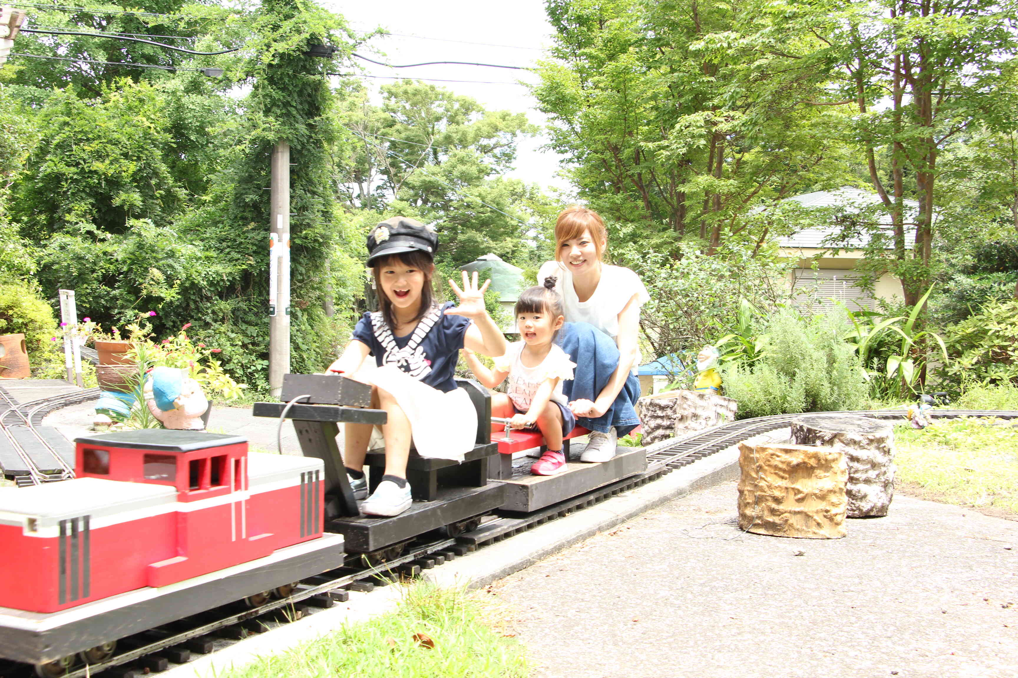 庭園鉄道『ポテ鉄』の走行。朝食後毎日運行(雨天悪天は中止)