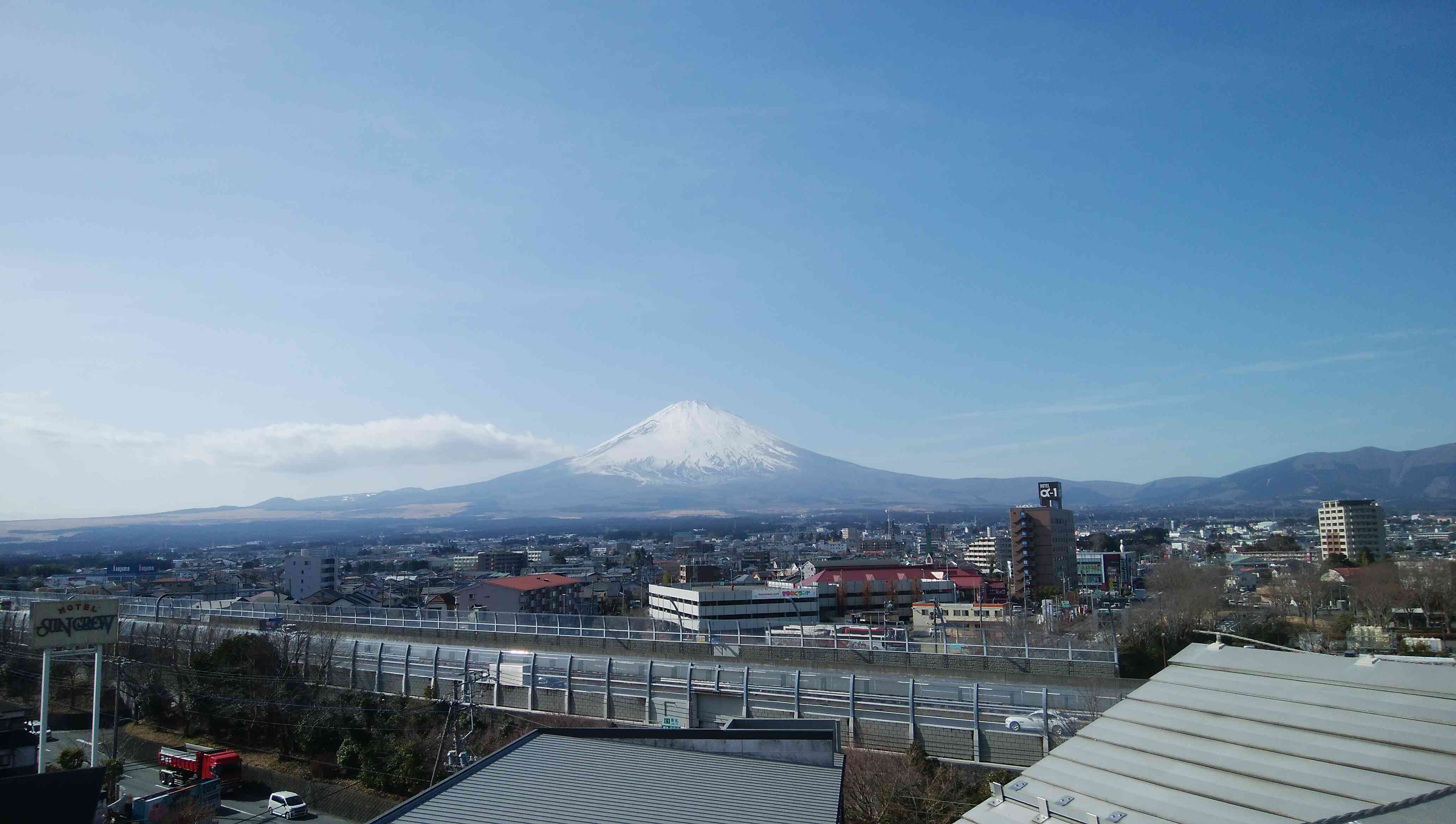 富士山があるまち・御殿場市。あまりの迫力にびっくりすると思いますよ。