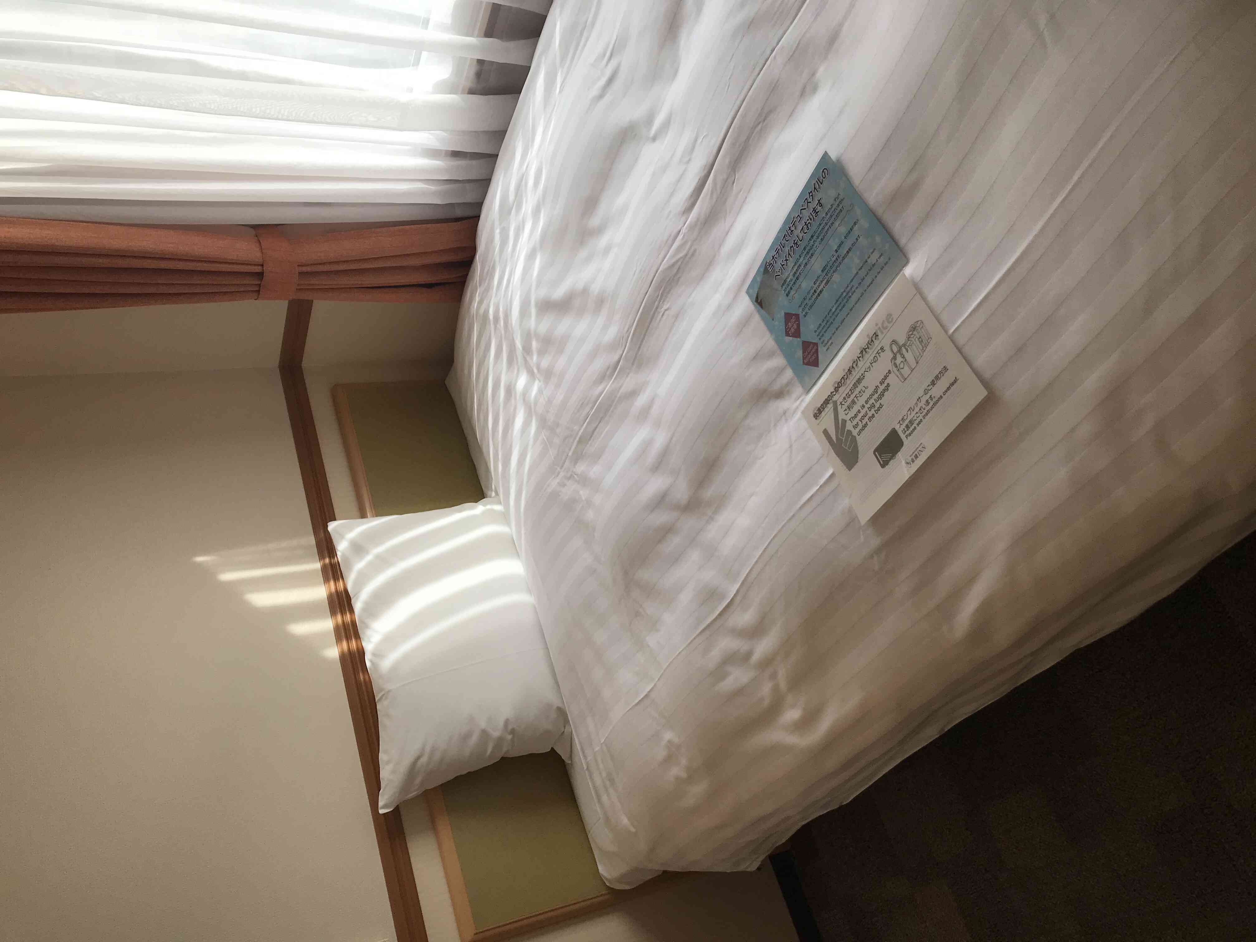 シングルルーム(ベッド幅140㎝)/ベッドは清潔なデュベスタイル