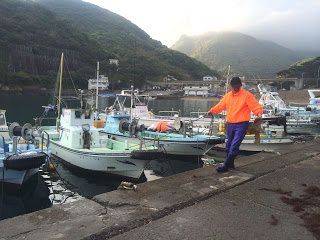 自家船で漁に出て取れたて新鮮な魚介類を食卓に