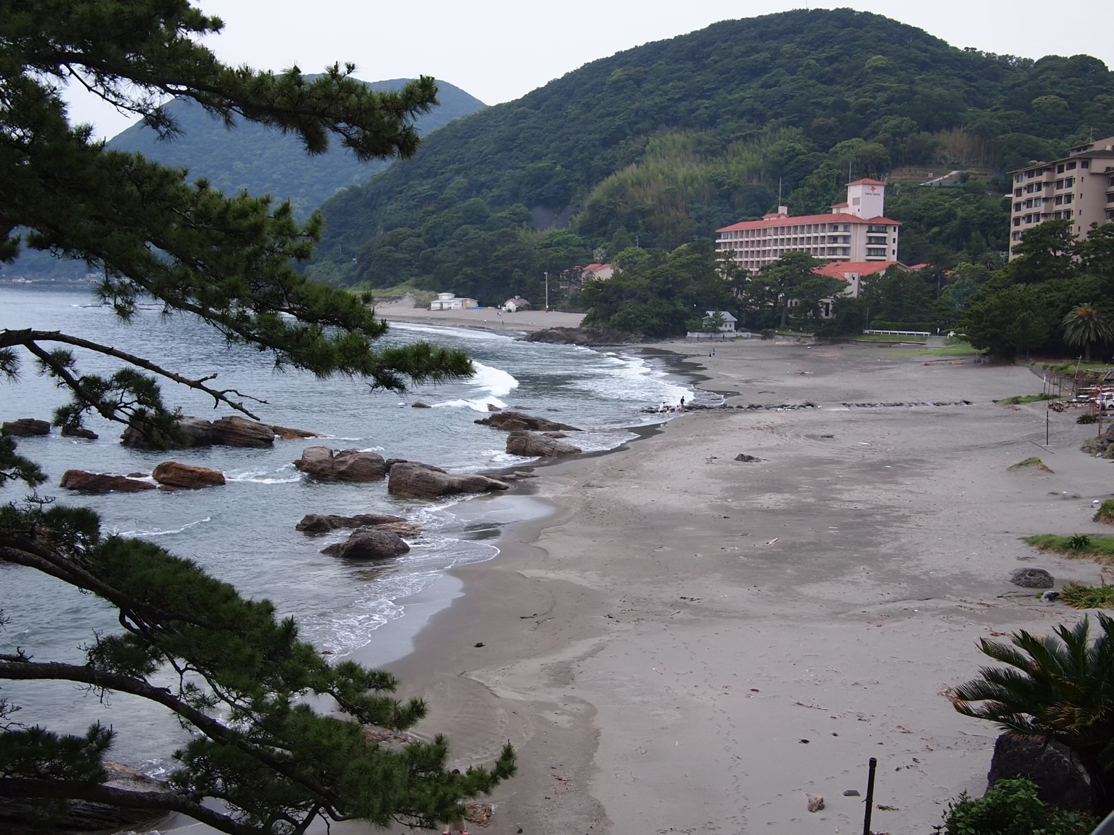 宿より見える今井浜海岸