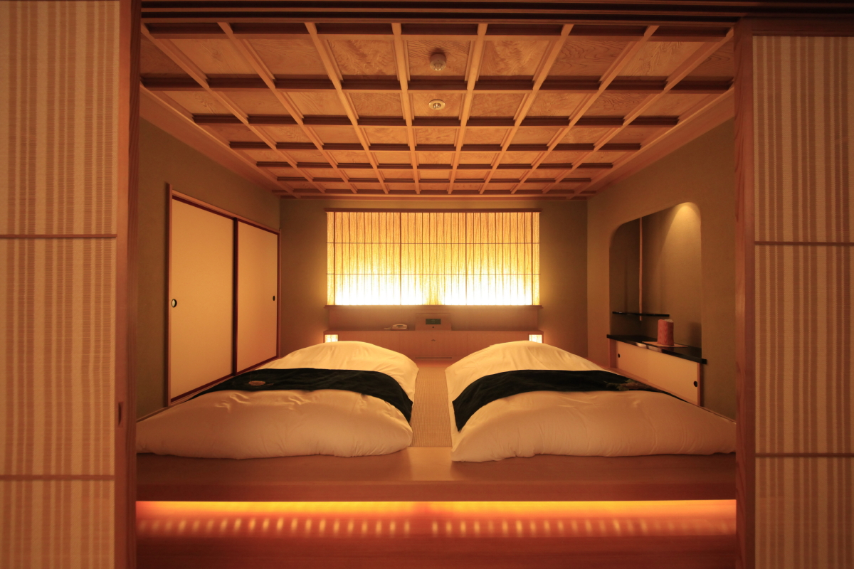 赤沢迎賓館客室、寝室の風景です。