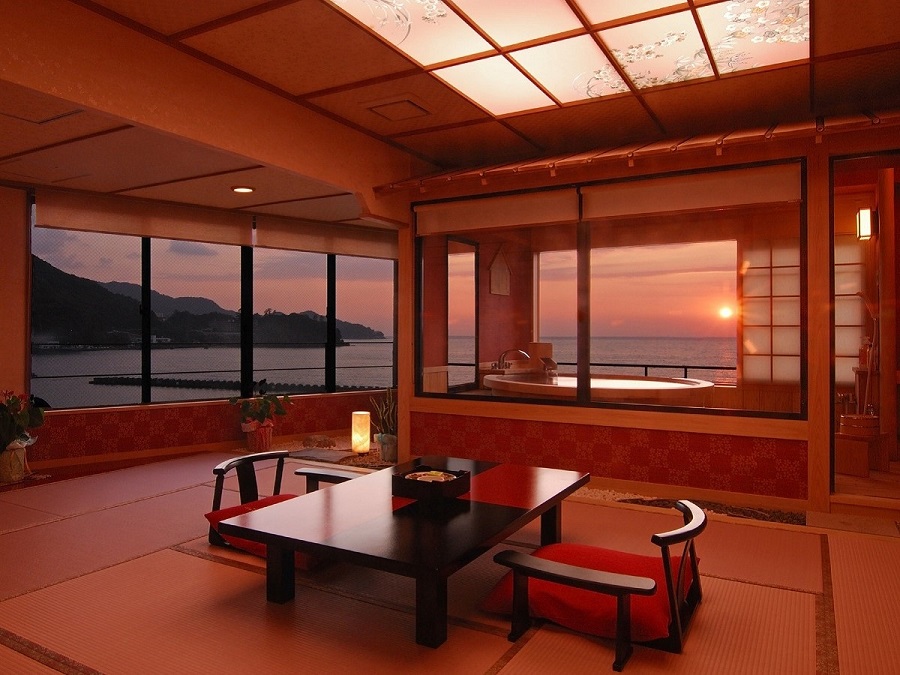夕陽見の角部屋「ほほえんで見つめて」