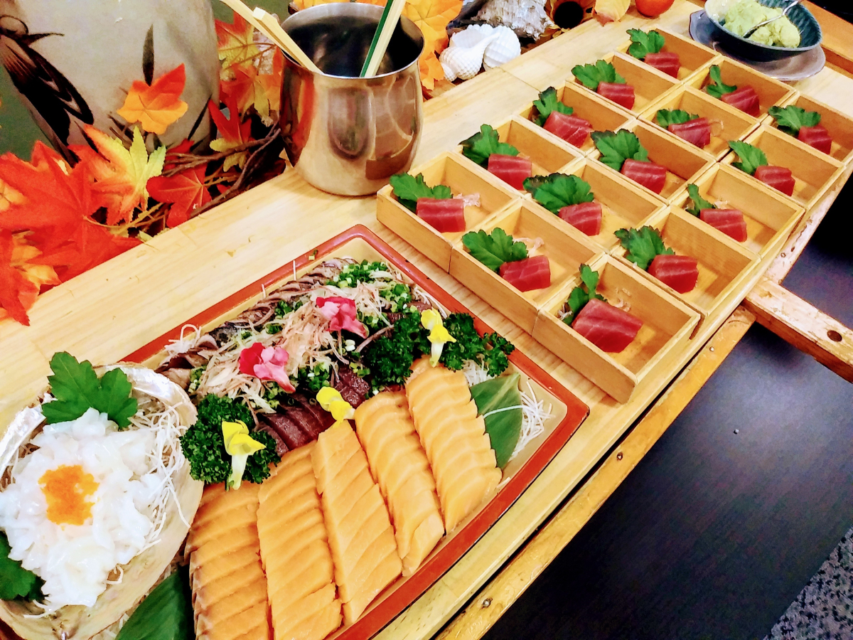 朝夕バイキング形式（料理一例）