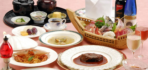 新鮮な刺身船盛と和食膳が付く豪華和洋食コースです。