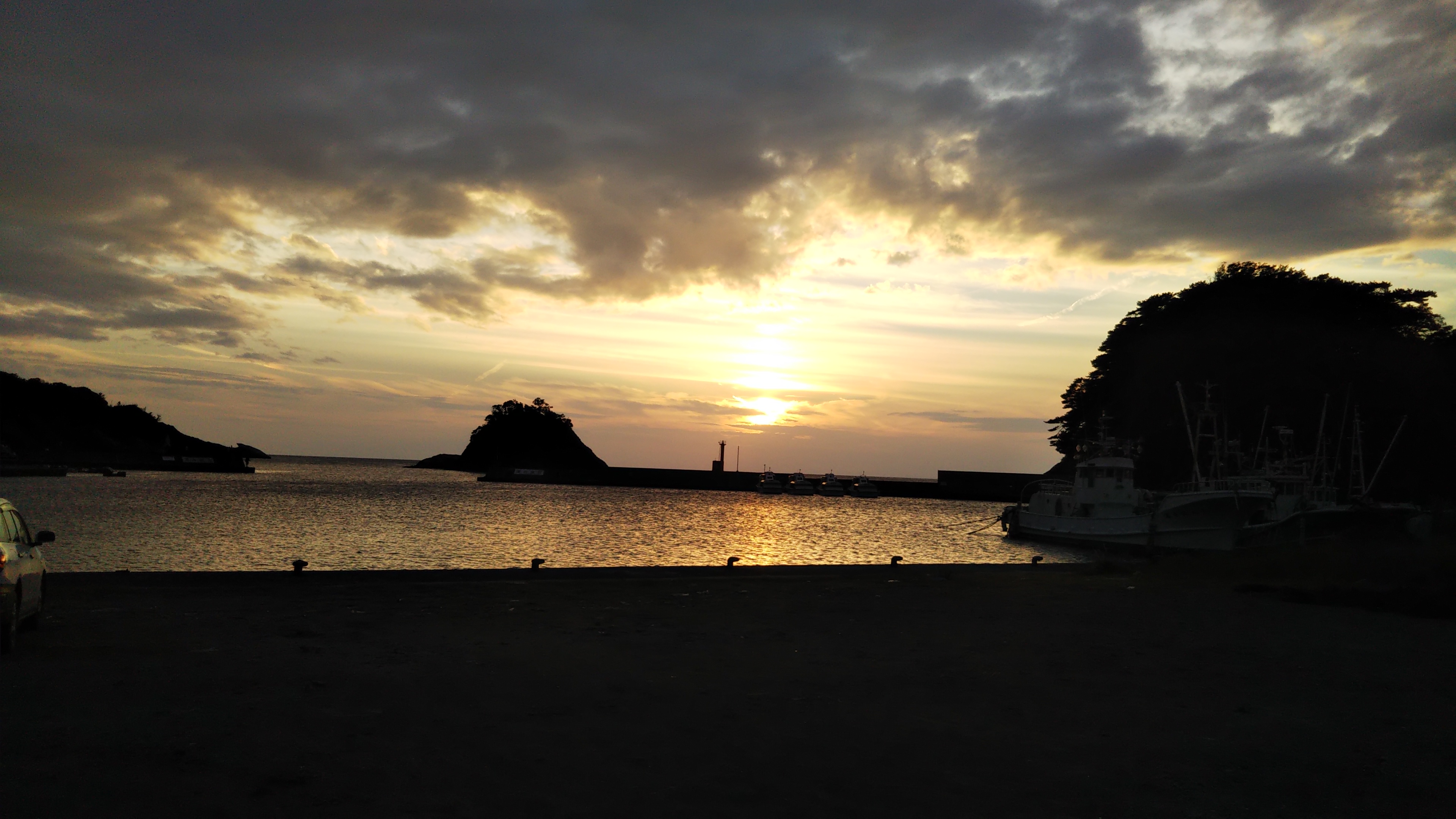 仁科漁港からの夕景