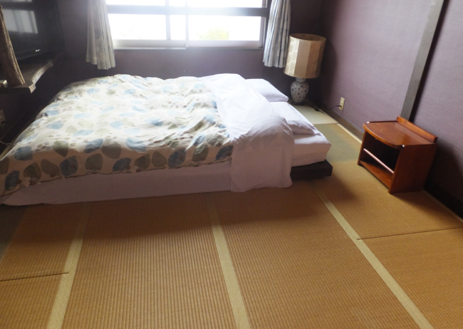 お部屋はオーシャンビューで目の前に海が広がる