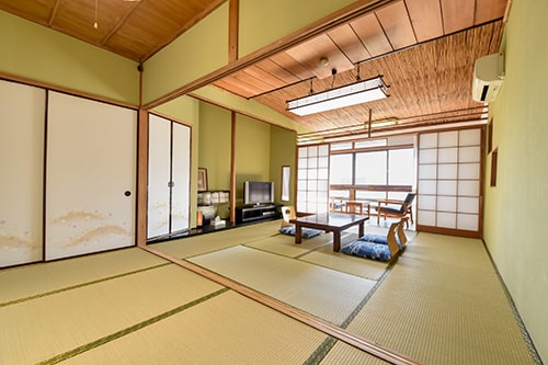 広さや設えが少しずつ異なる12タイプのお部屋がございます。
ご利用シーンに合わせてご希望のお部屋をお選びください。