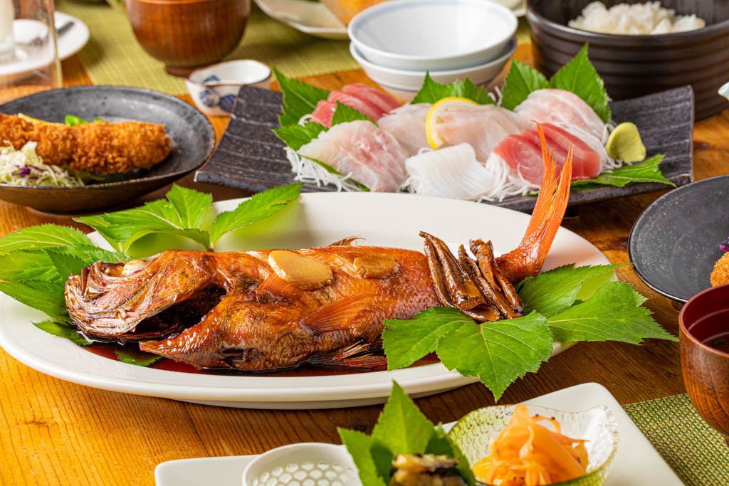 金目鯛の煮付けを始めとした手作りのお食事