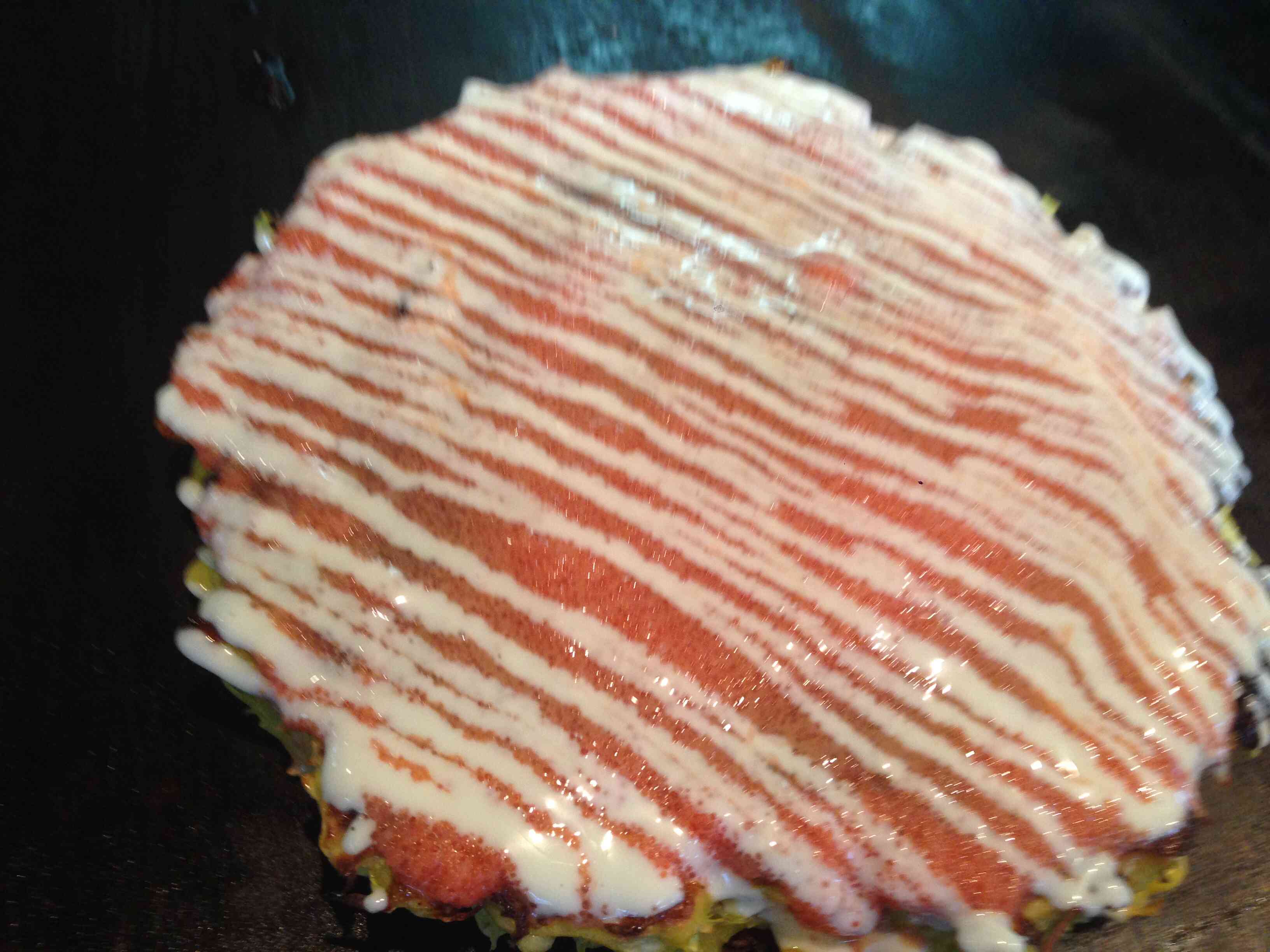お好み焼き大人気メニュー　もちめんたいチーズ　スタッフいちおしの商品です