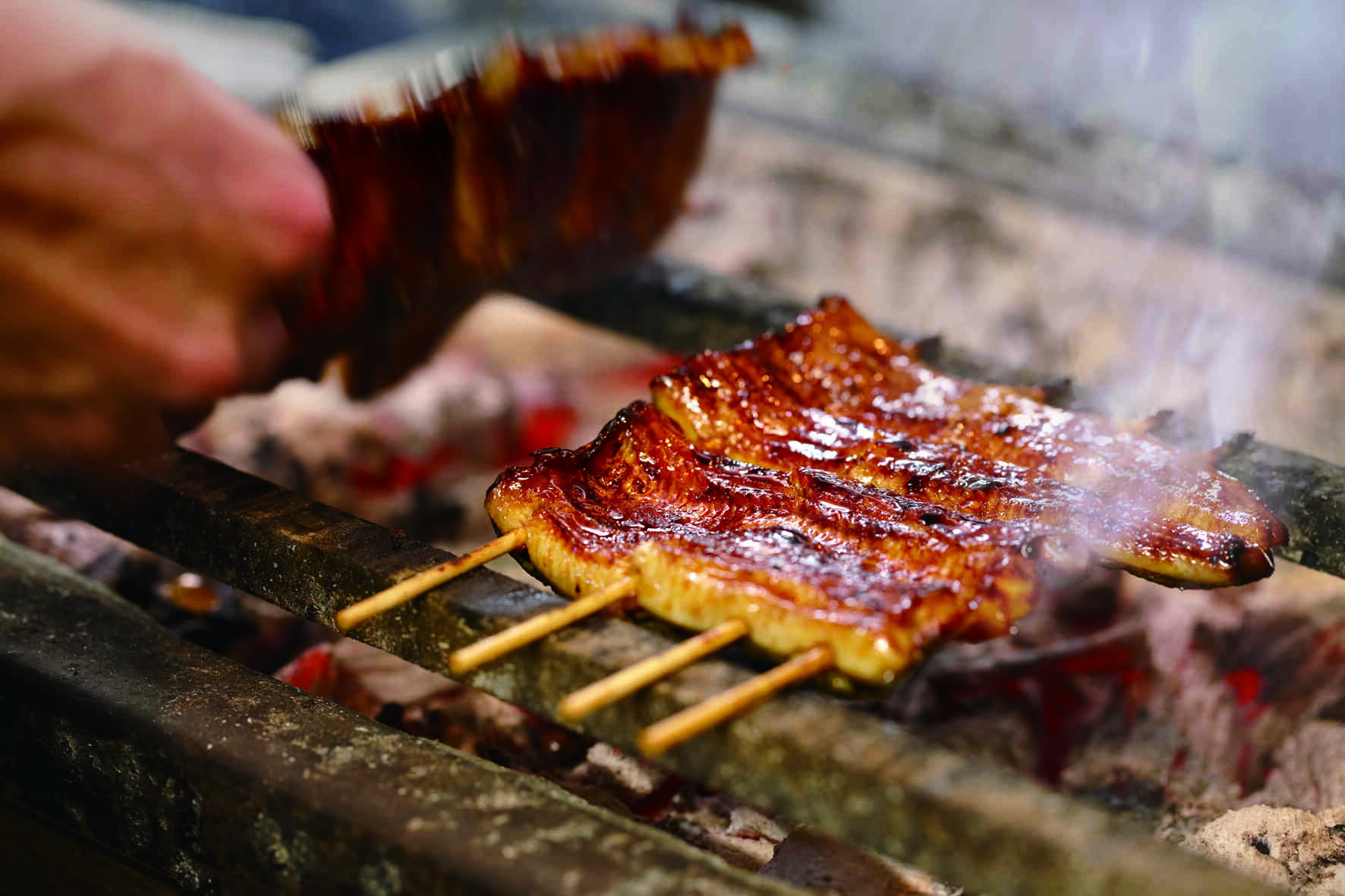 備長炭で香ばしく焼き上げます