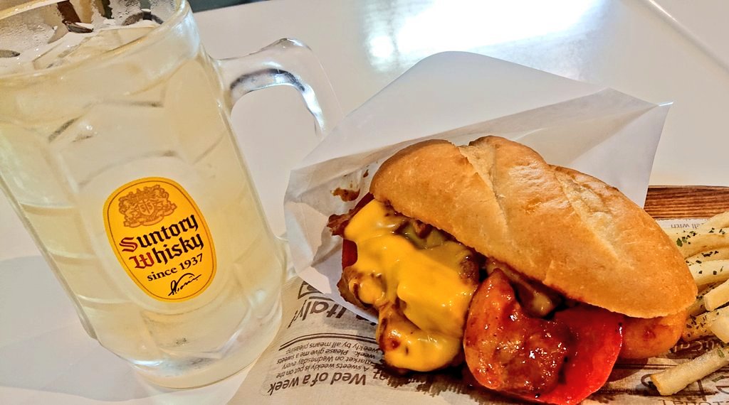 各種アルコール、ソフトドリンクもあります