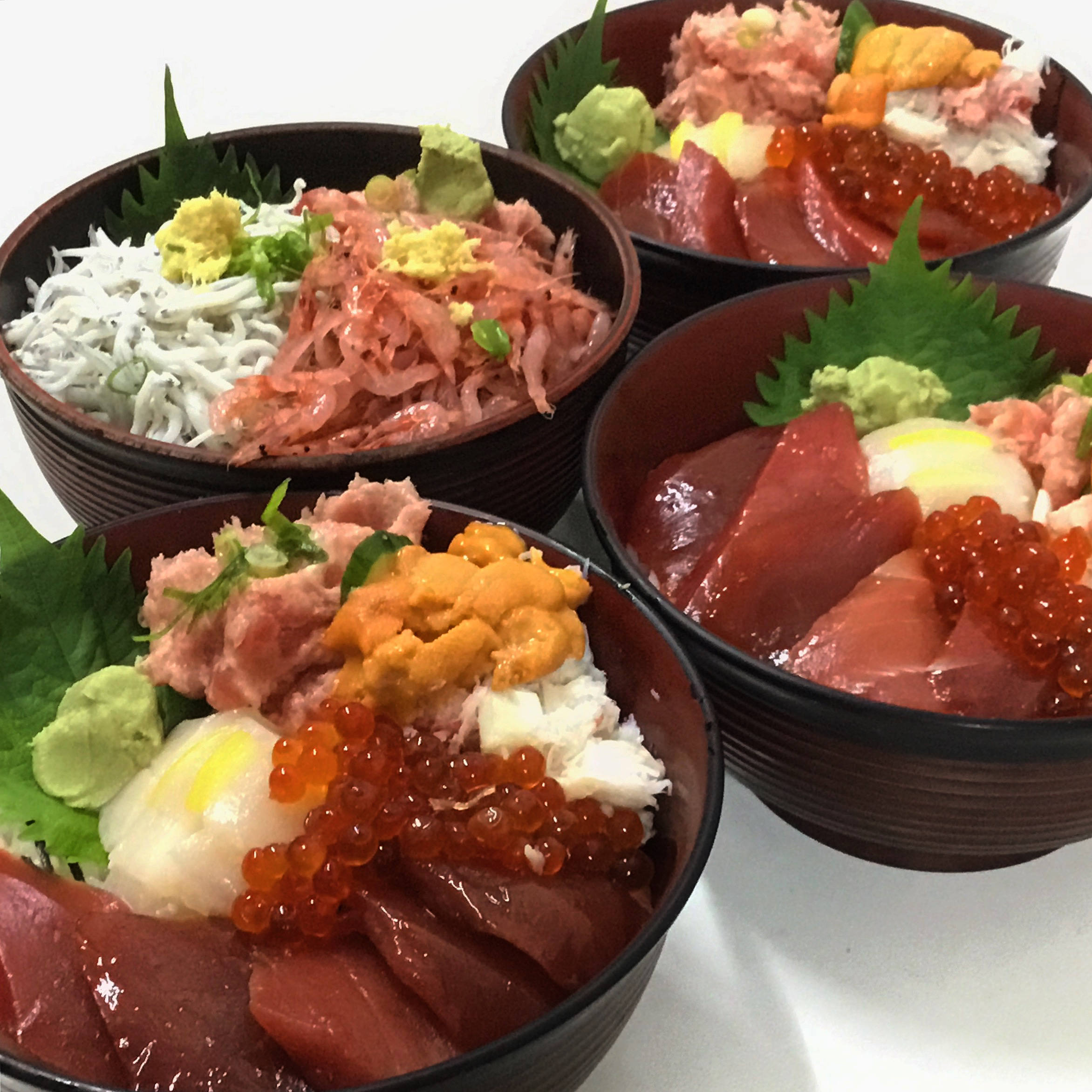 人気の海鮮丼としらす桜海老丼　