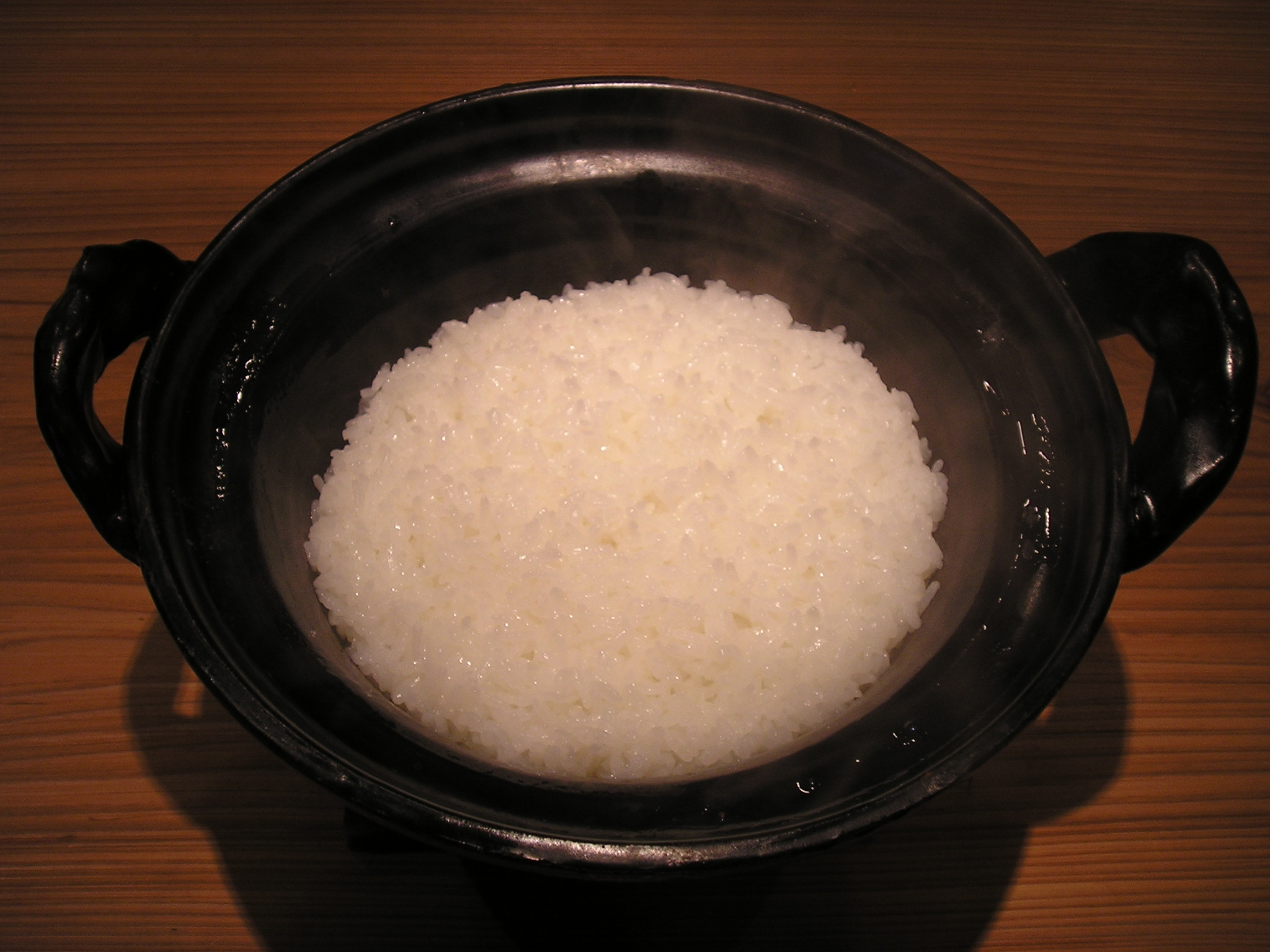 土鍋で炊き上げた白ごはん