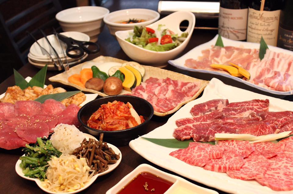 2時間飲み放題＋全13品で5，000円(税別)のコースです(内容は仕入れ状況により変動する場合がございます)
