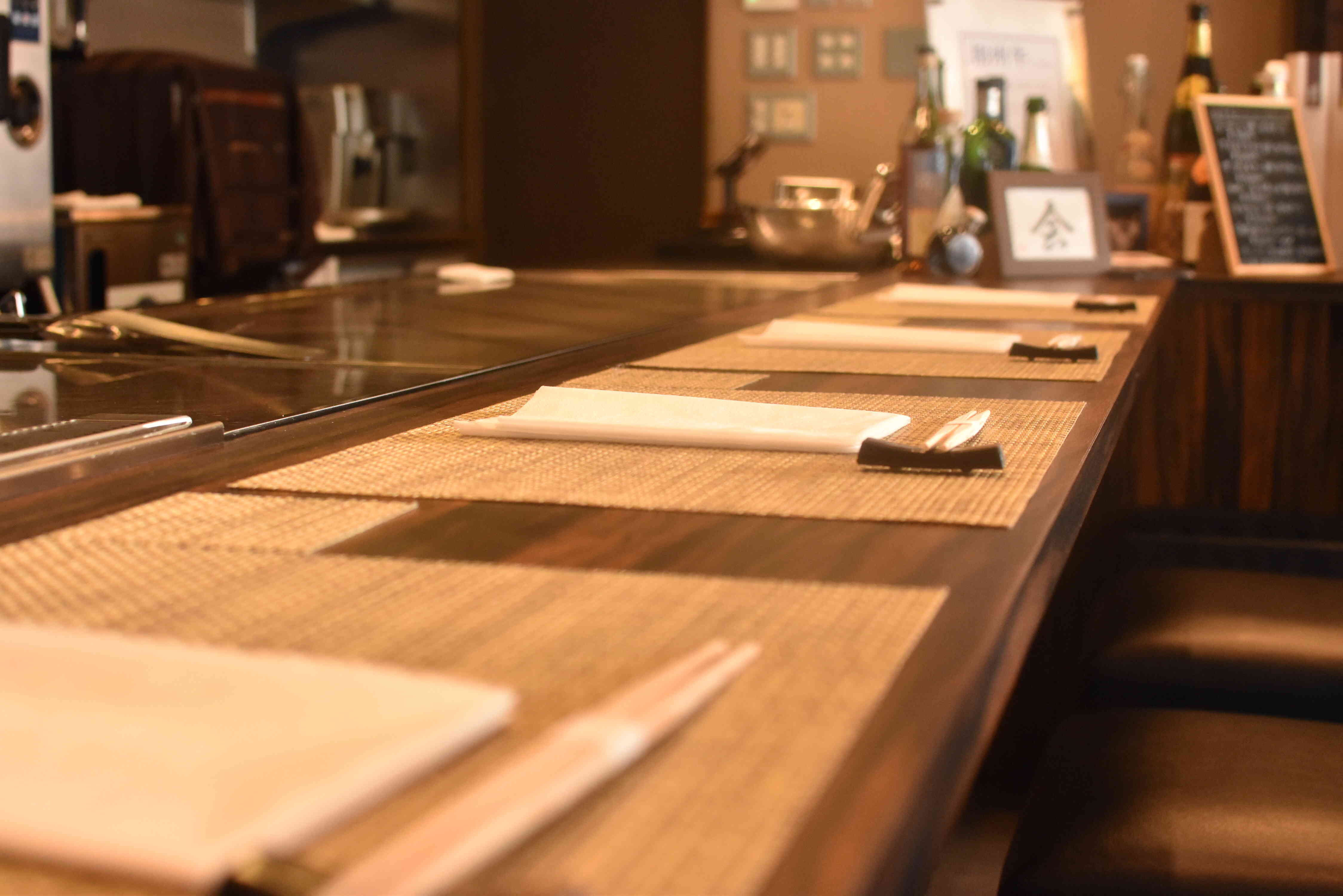 ゆったりとしたカウンター席