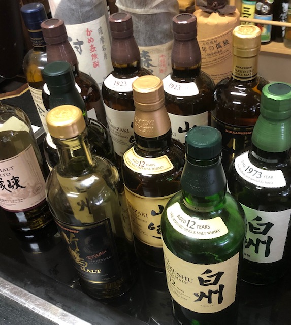 時期によってはもちカツオや美味しい山菜等もあります
また、国産ウイスキー・焼酎・日本酒取り揃えてあります
