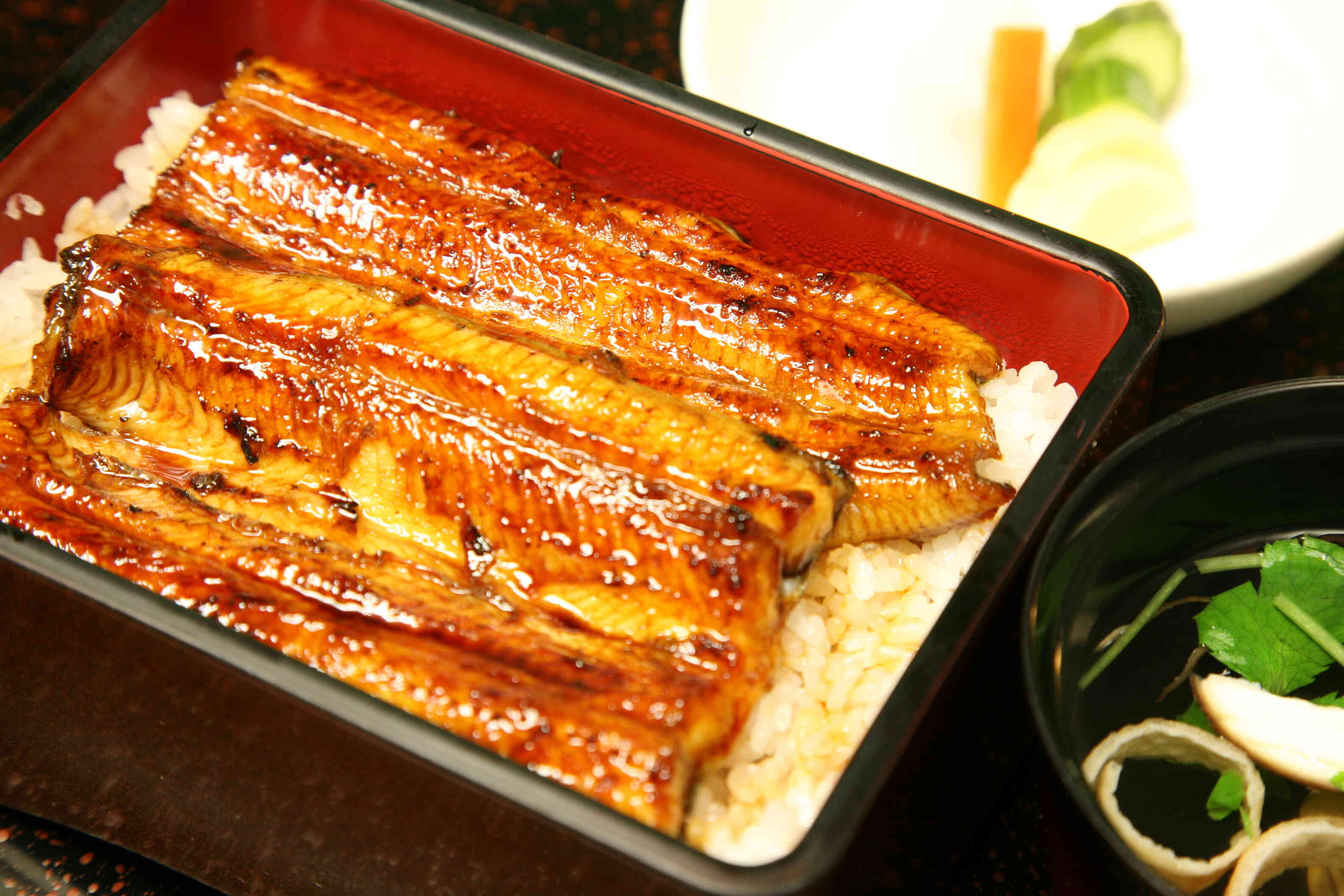 うな重愛鷹山(蒲焼き2枚のうな重)香物、吸い物付き