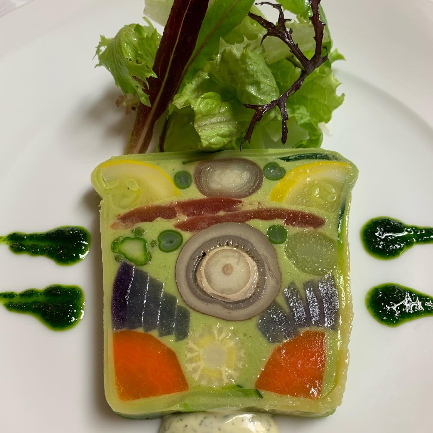 三方原台地の新鮮野菜を詰め込んだ、新鮮野菜のテリーヌ