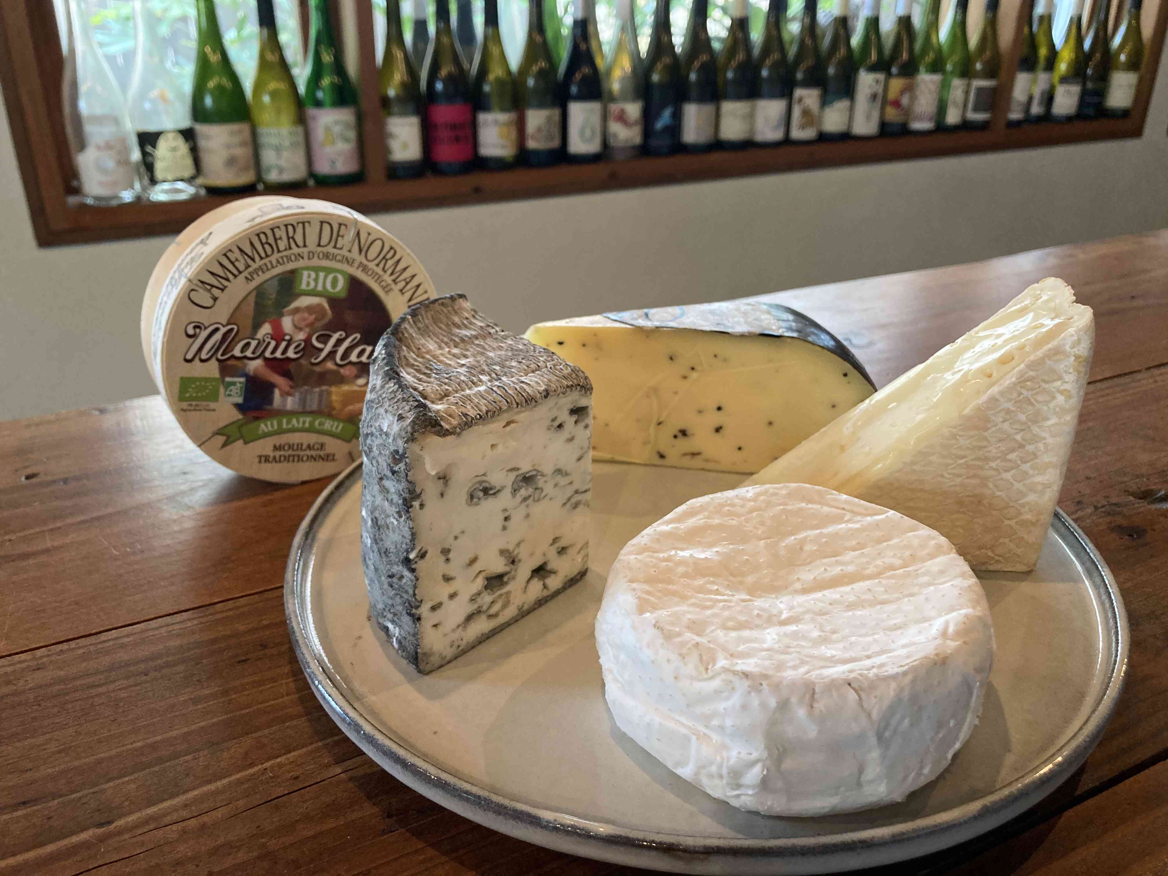 チーズはヴィアザヴィオのナチュラルなチーズ。