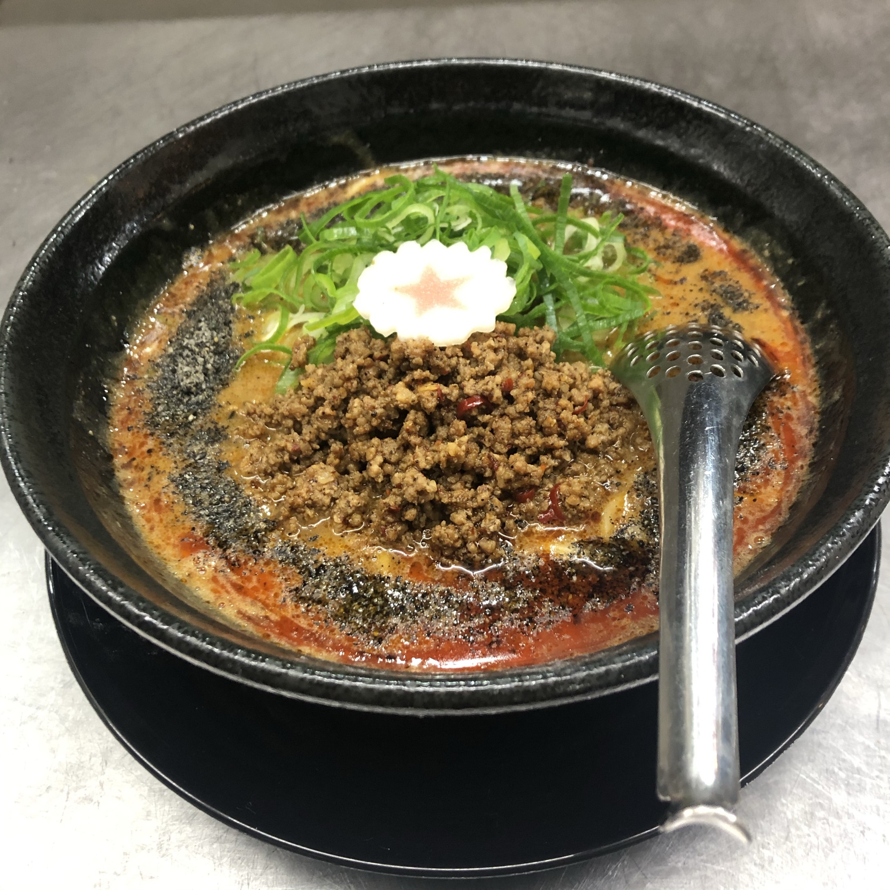 藤枝店で大人気の
ふじたん【藤枝担担麺】を静岡店でも
食べれちゃいます