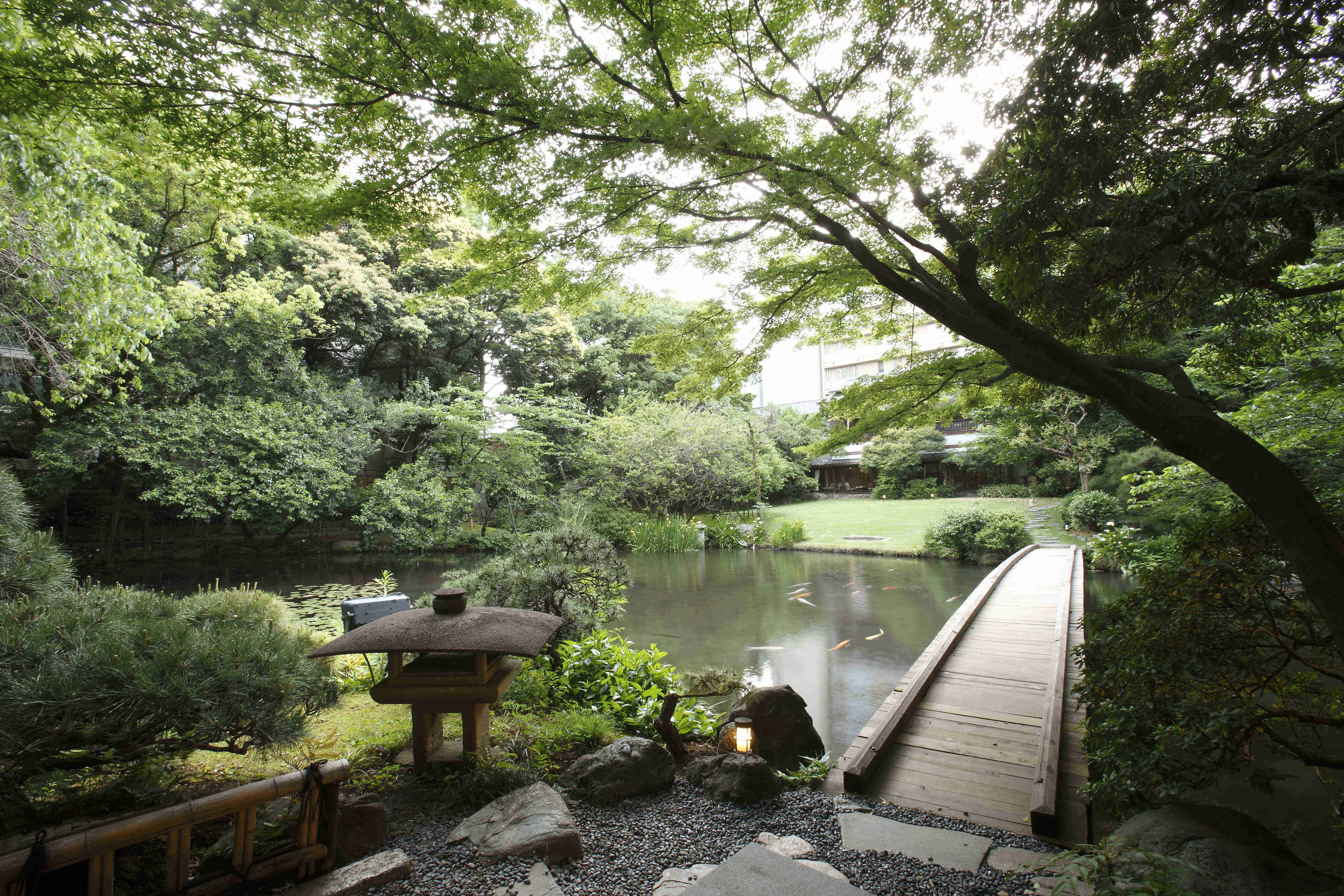 浮月楼庭園　日本随一の庭師小川治兵衛が、慶喜公がお住みになられると合わせて策定を行った