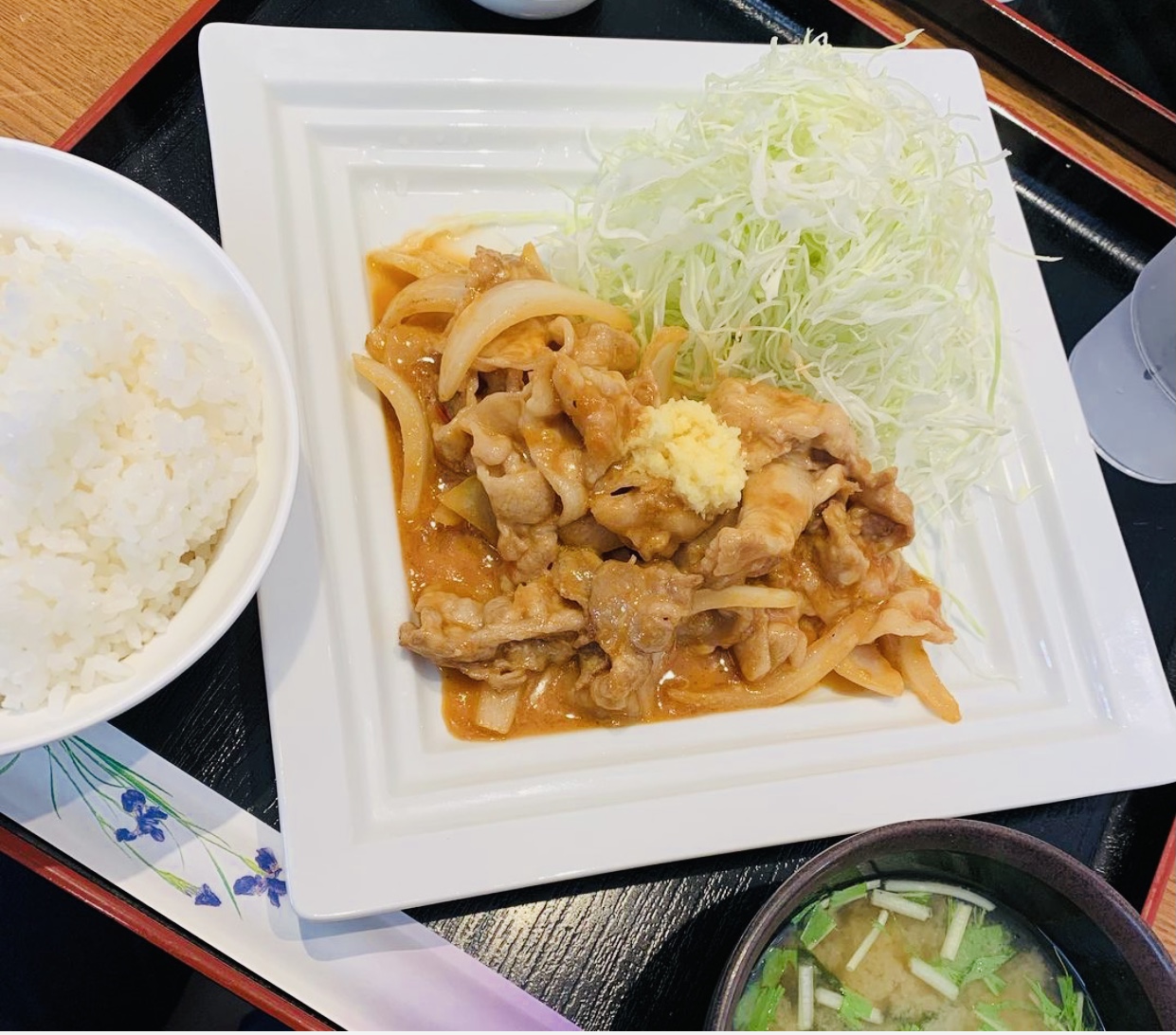 人気第2位、イタリアンなしょうが焼き〝トマトチーズ 味〟
トマトの風味とチーズ のコクがしょうが焼きとピッタリ。