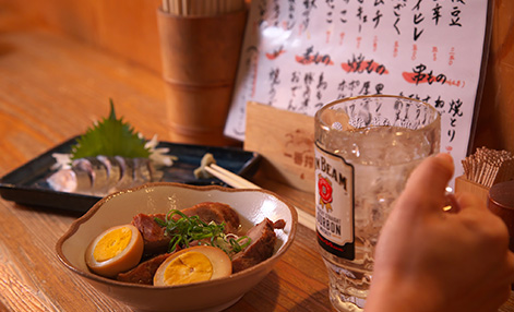 ちょい呑みにオススメ。鳥モツ煮