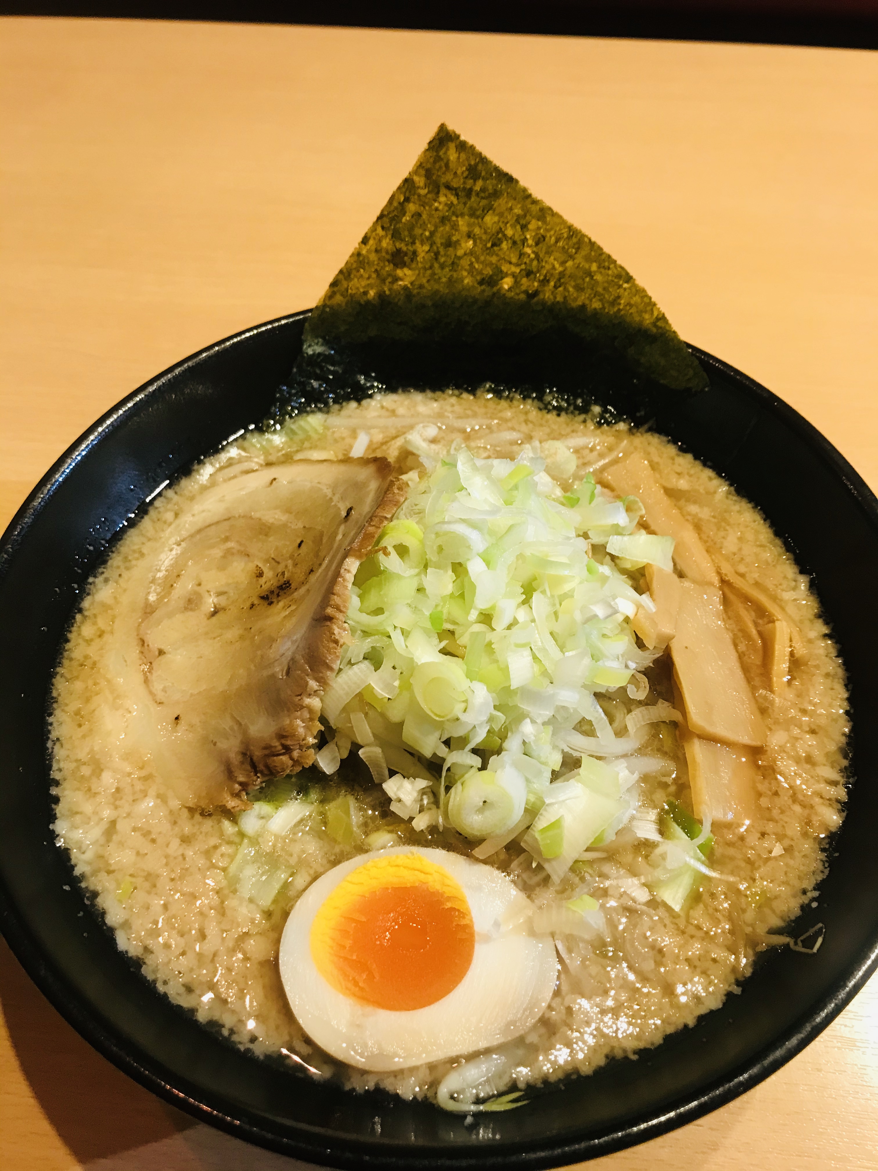 大人気の背脂ラーメン