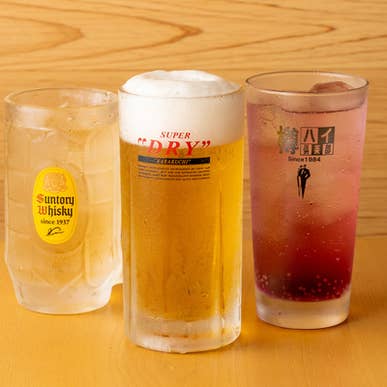 生ビール・ハイボール各４００円、樽ハイ３５０円をはじめ、ワイン・焼酎・日本酒・カクテルなど色々なお酒を用意しております。